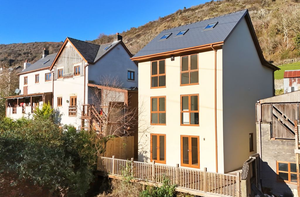 Rear Elevation- click for photo gallery